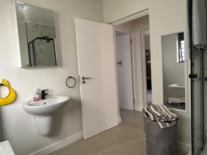 To Let 3 Bedroom Property for Rent in Sandown Western Cape